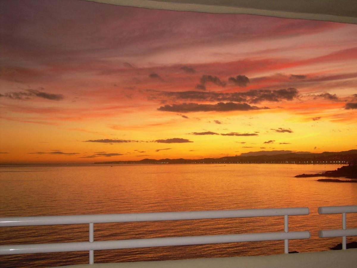 Holidays2Benalmadena Torrequebrada Sea View Front Beach With Pool Parking & Terraces Zewnętrze zdjęcie